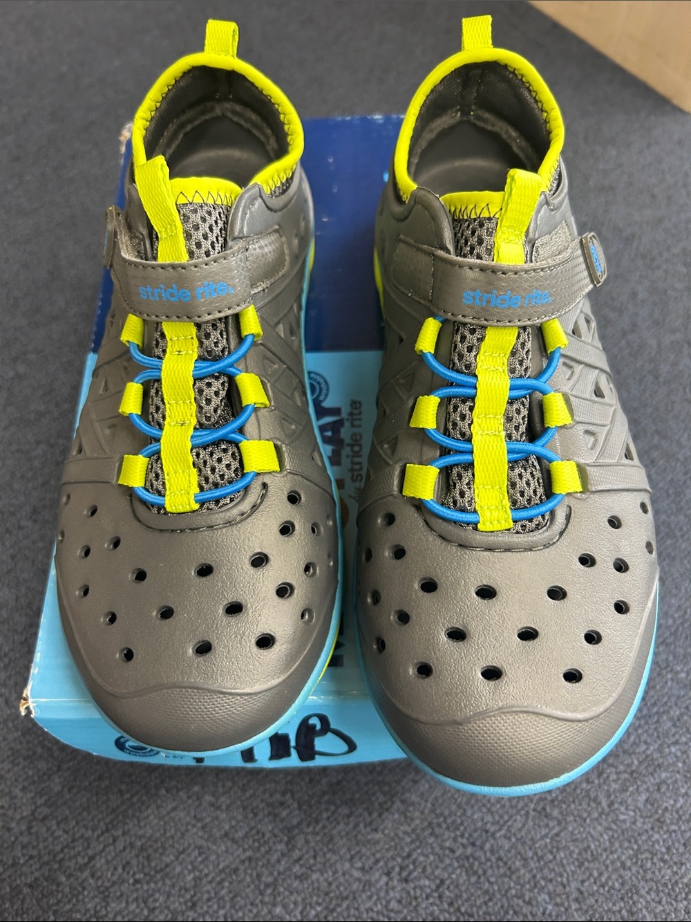 Stride Rite Kids Gray and Yellow Water shoe size 1